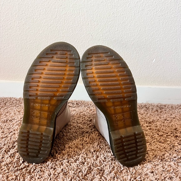Dr. Martens 1460 Greige Leather 7 Combat Boots Lace Up - Picture 7 of 11